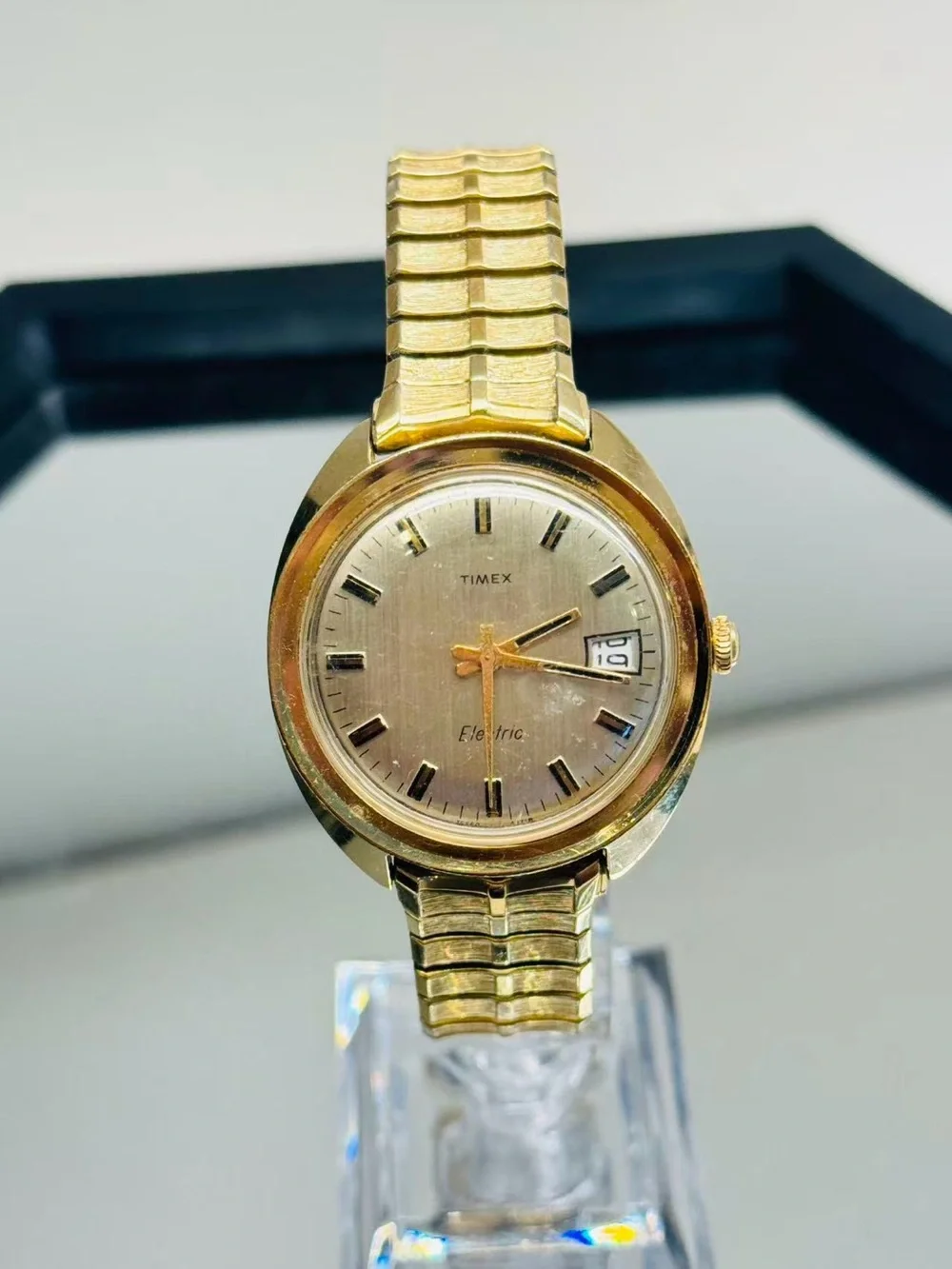 Vintage Timex Electric Gold Tone Day Date Men’s Watch 34mm Runs New Battery